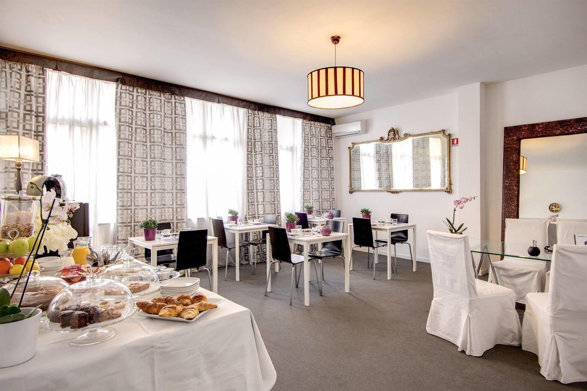 เรซิเดนซา บูร์บง Hotel โรม ภายนอก รูปภาพ